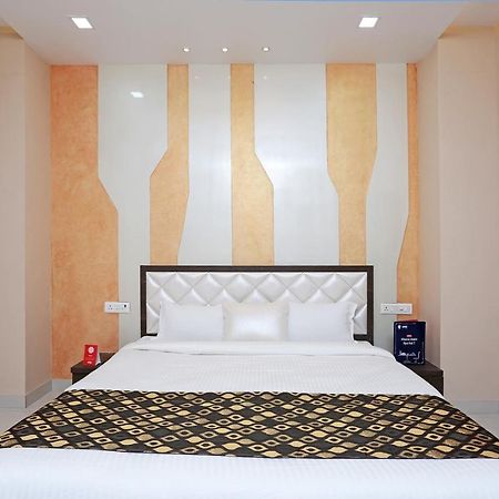 Oyo 10360 Hotel Grand Manoranjan Gorakhpur Dış mekan fotoğraf