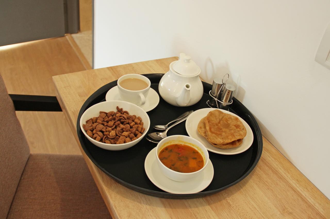 Oyo 10360 Hotel Grand Manoranjan Gorakhpur Dış mekan fotoğraf