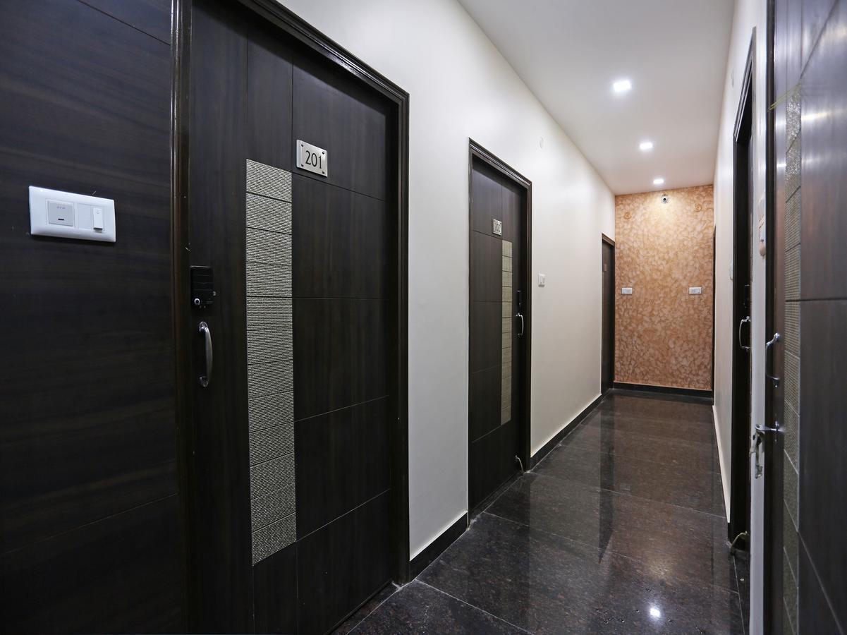 Oyo 10360 Hotel Grand Manoranjan Gorakhpur Dış mekan fotoğraf