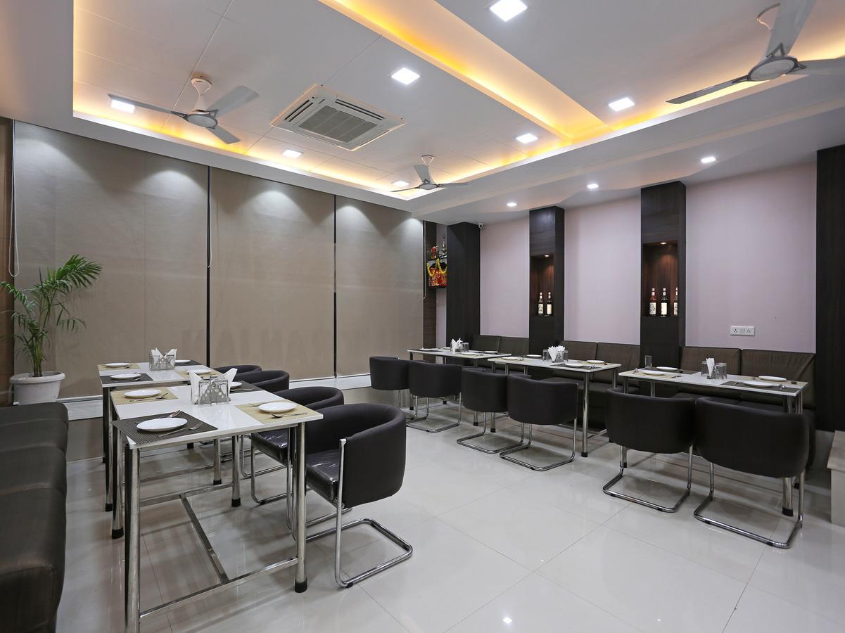 Oyo 10360 Hotel Grand Manoranjan Gorakhpur Dış mekan fotoğraf
