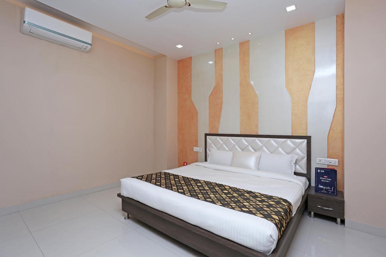 Oyo 10360 Hotel Grand Manoranjan Gorakhpur Dış mekan fotoğraf
