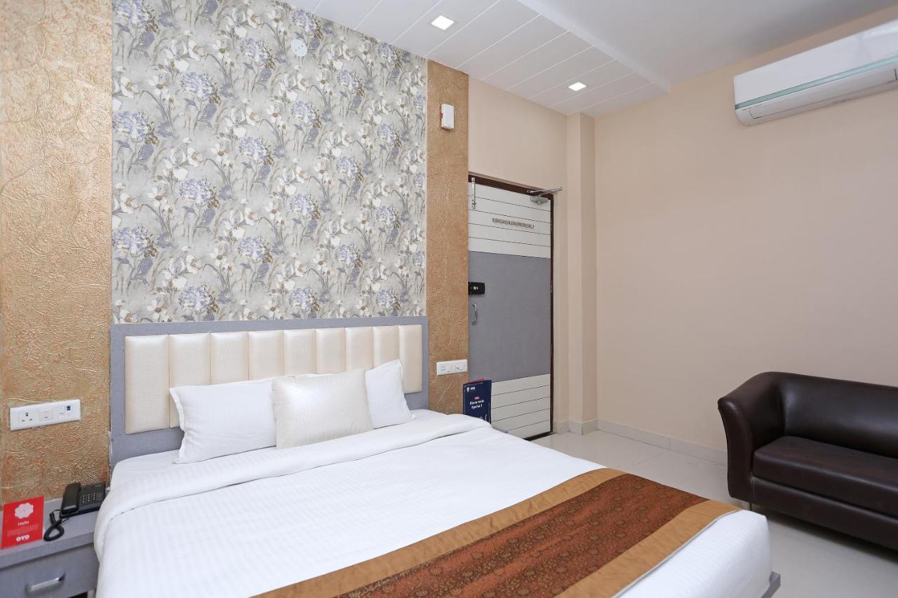 Oyo 10360 Hotel Grand Manoranjan Gorakhpur Dış mekan fotoğraf
