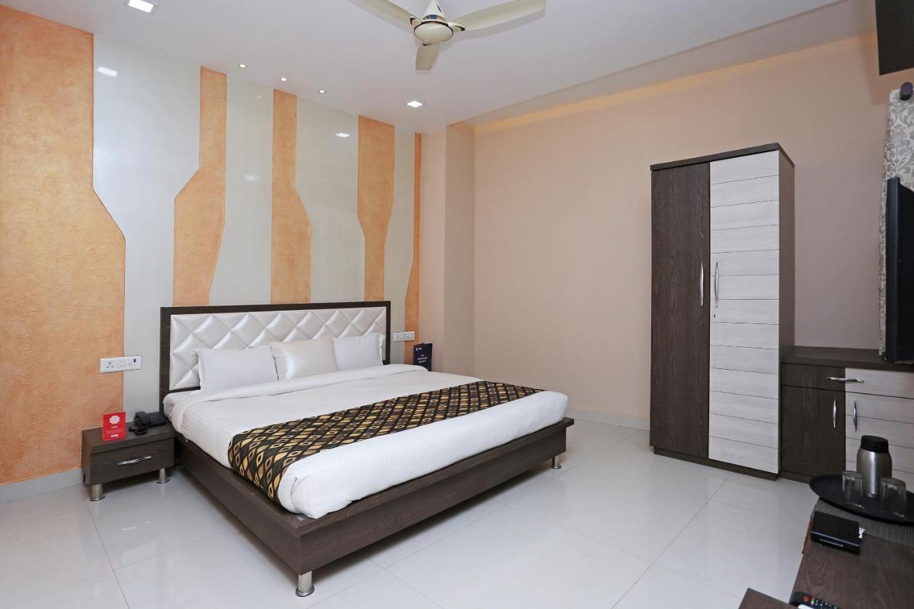 Oyo 10360 Hotel Grand Manoranjan Gorakhpur Dış mekan fotoğraf