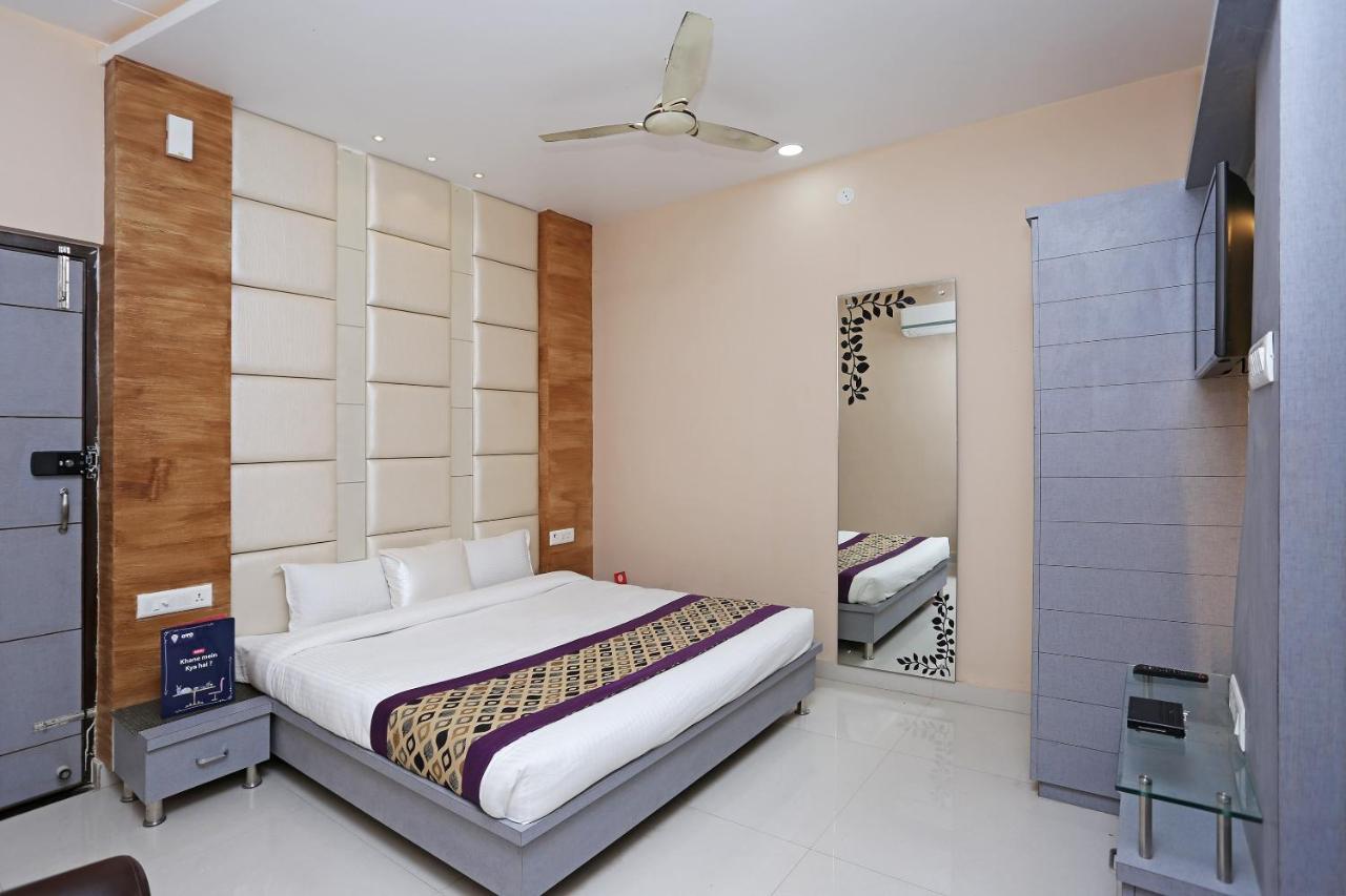 Oyo 10360 Hotel Grand Manoranjan Gorakhpur Dış mekan fotoğraf