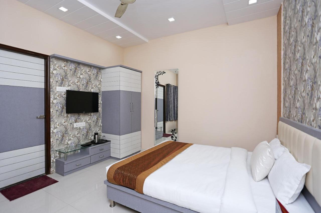 Oyo 10360 Hotel Grand Manoranjan Gorakhpur Dış mekan fotoğraf