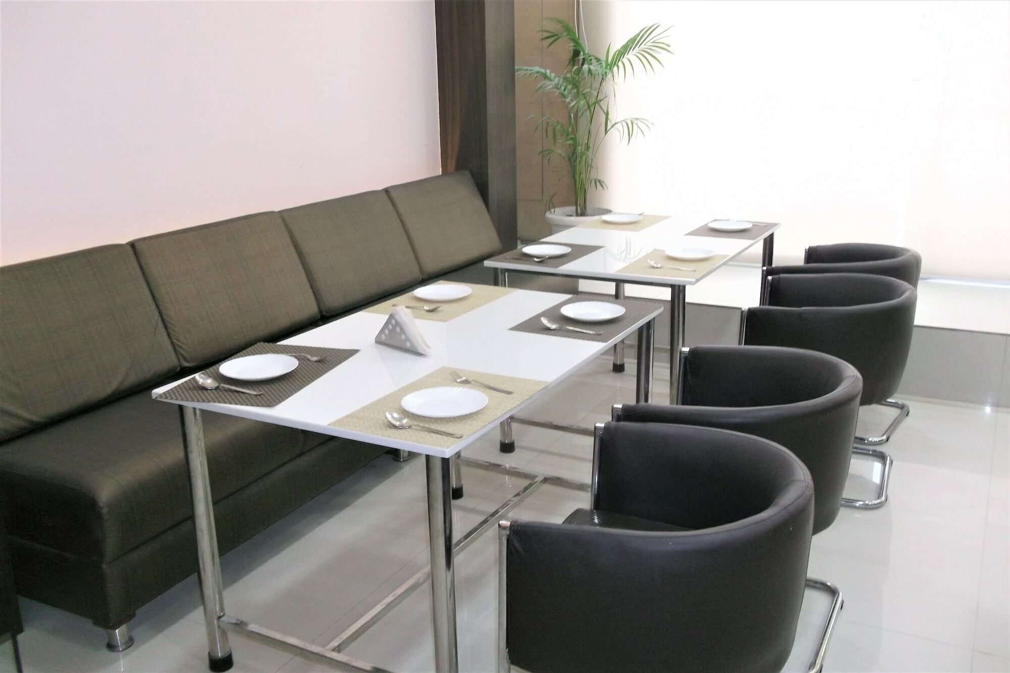 Oyo 10360 Hotel Grand Manoranjan Gorakhpur Dış mekan fotoğraf